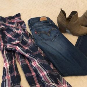 Levi’s 524 low rise boot cut/ flare Jean 0s